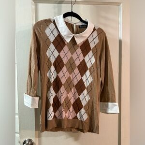 Elegant Tan Argyle Sweater with White Collar